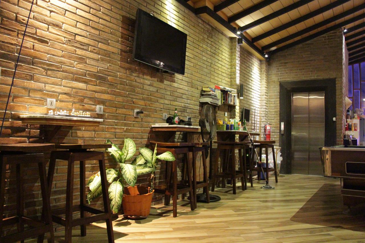 Ostello Bali Caps Kuta Lombok Esterno foto